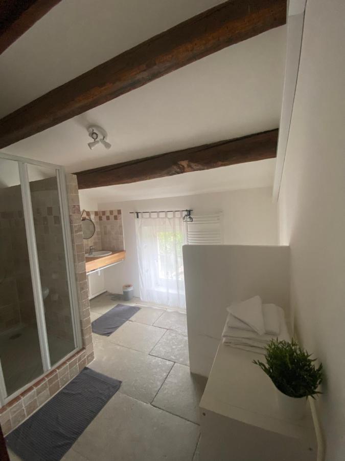 Hotel Aux Pieds Tanques à Barbentane Extérieur photo